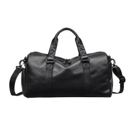 Chaomen's Fitness Bag Large Capacity Short-distance Travel Bag (Color: Black)